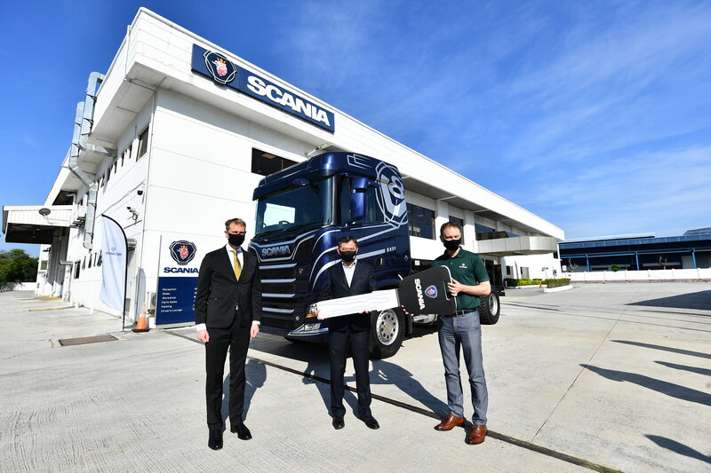 Scania Menyerahkan EUROV New Truck Generation Pertama di Malaysia Sebagai Sebahagian Daripada Perkongsian Mampan Dengan Xin Hwa