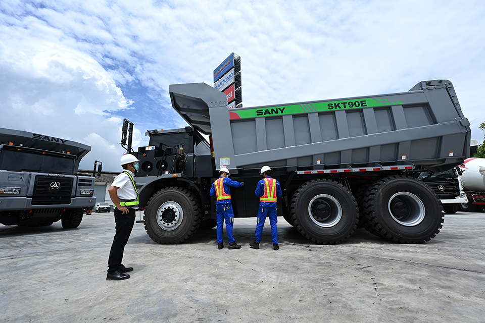 รถบรรทุกไฟฟ้างานเหมือง SANY รุ่น “SKT90E Pure Electric Truck” 