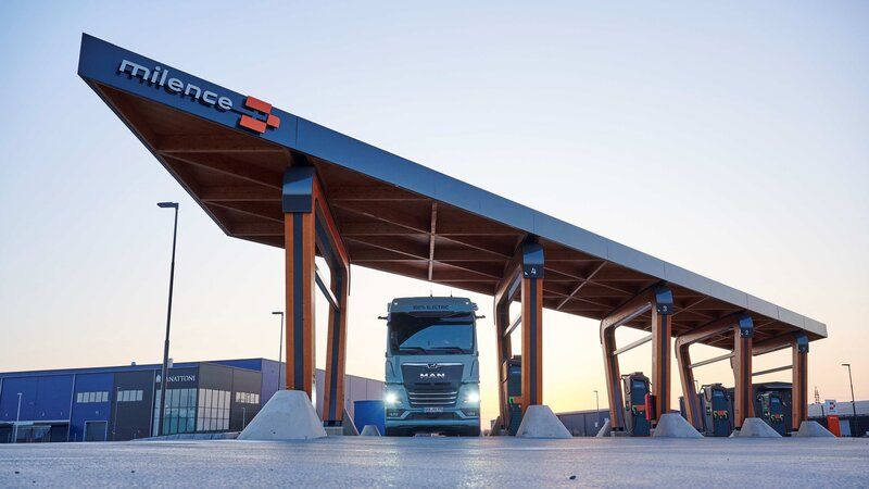 Mission accomplished: MAN Polar Express travels electrically from the Arctic Circle to the Allianz Arena in Munich